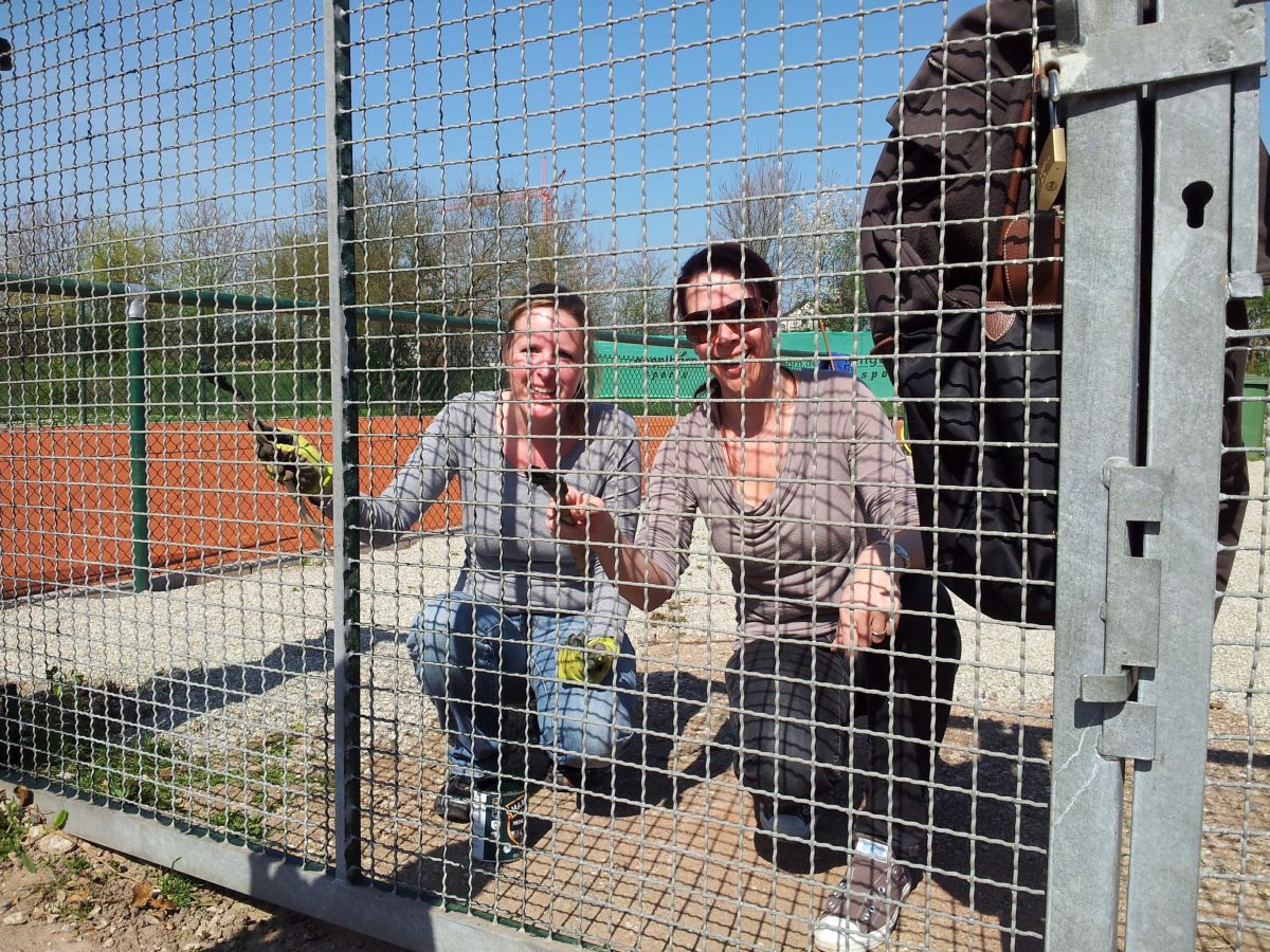 Arbeitseinseinsatz 29.3.2014 - Tor streichen Arbeitseinseinsatz 29.3.2014 - Tor streichen